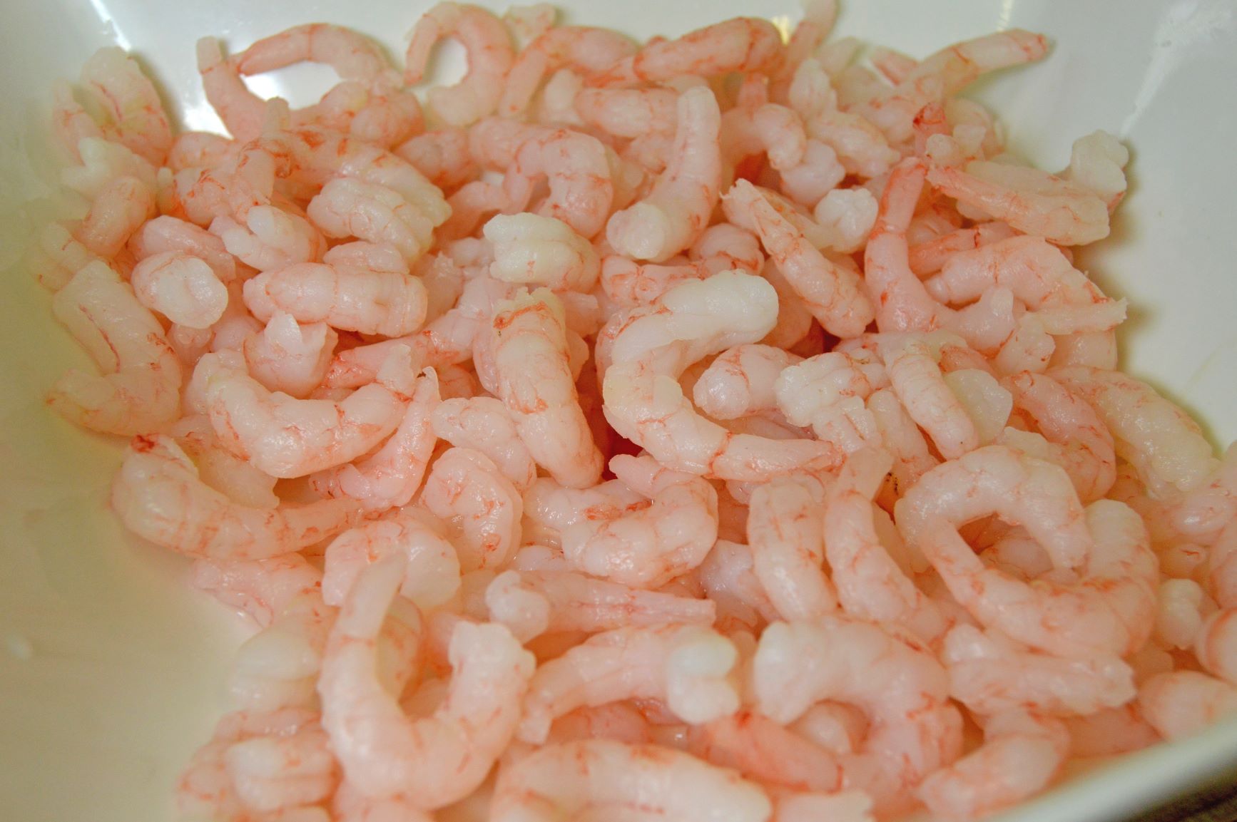 buy-coldwater-north-atlantic-cooked-prawns-2kg-online-from-b-m